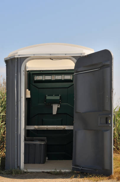 Porta potty delivery and setup in Horatio, AR